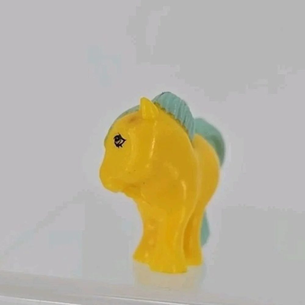 Vintage My Little‎ Pony Hasbro Horse Necklace Pendant Fair Play Yellow & Aqua